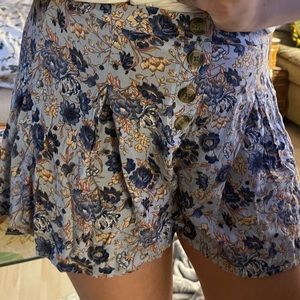 American eagle flowy shorts